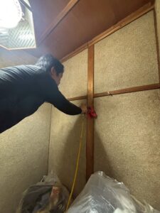 シロアリ駆除工事 薬剤注入