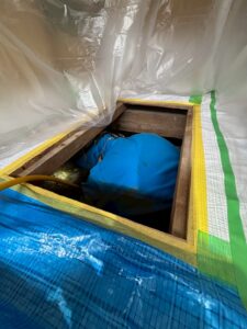 シロアリ駆除工事 床下へ