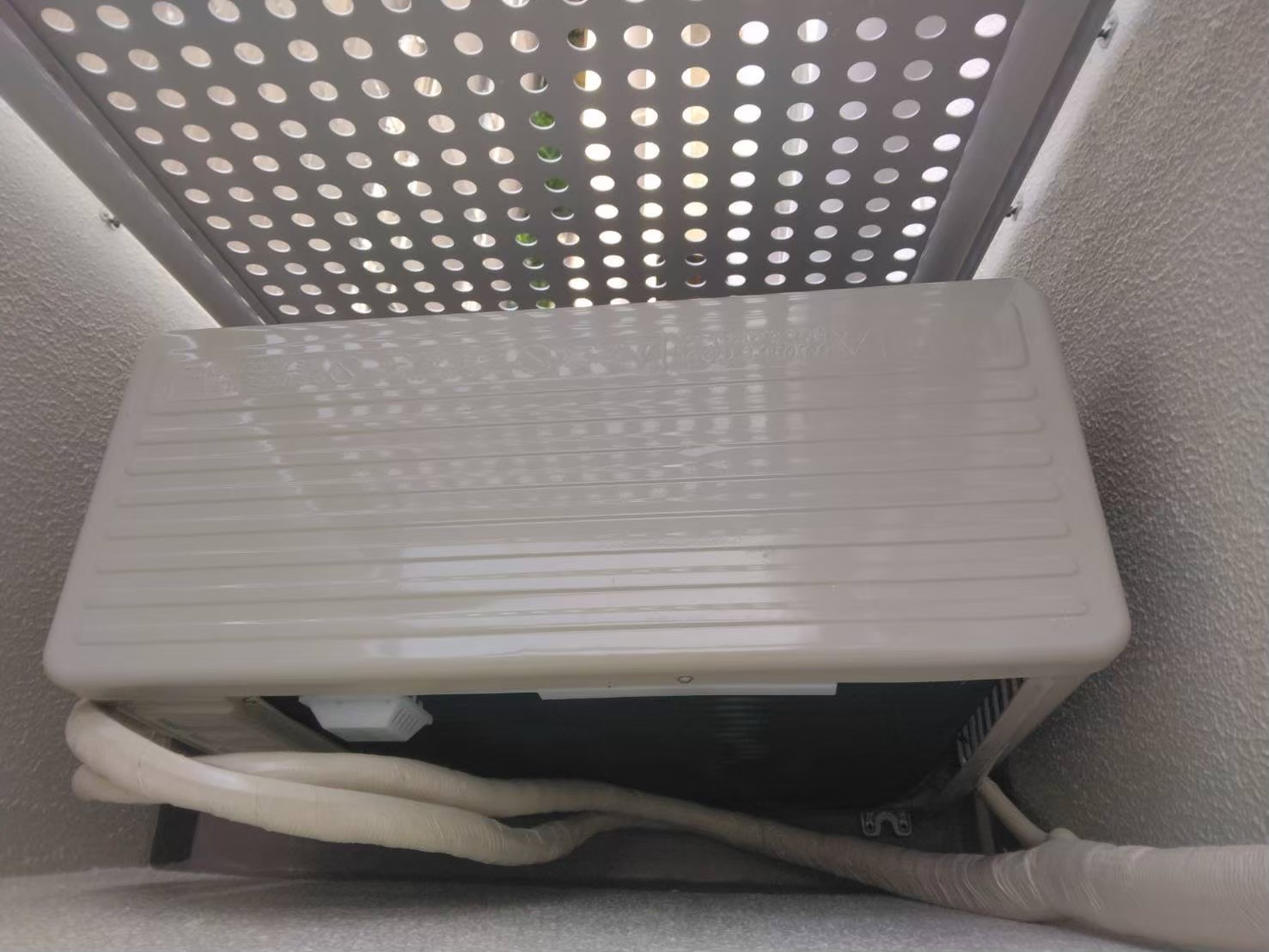 兵庫県川西市のご住宅にて鳩対策工事の施工後写真